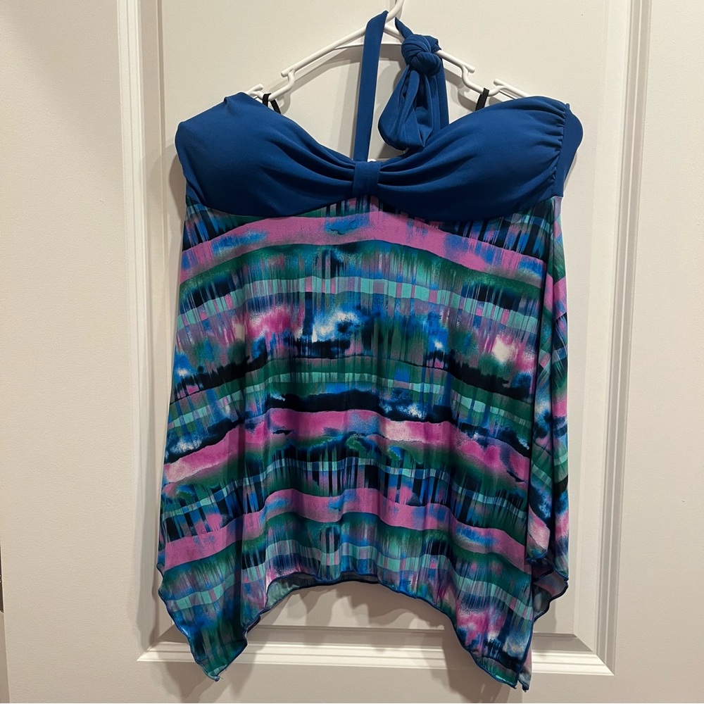 Topia Women’s Multicolor Halter Neck Sleeveless Top  Size Large.